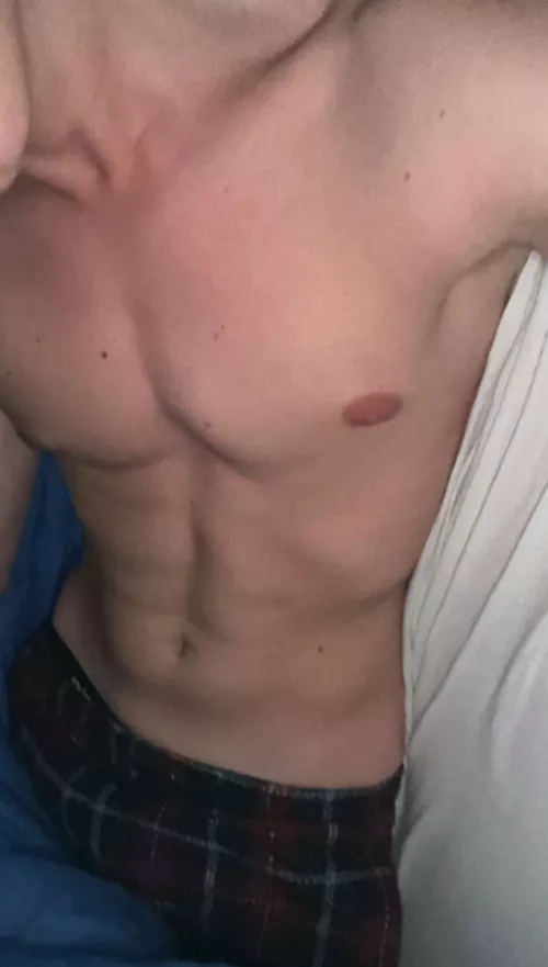 24 Show your abs and get my snap