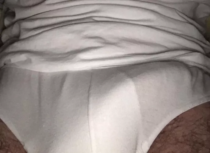 25, very tall guy with and average sized dick. I love getting outsized by shorter dudes and teased about it. Snap is yassinn2869