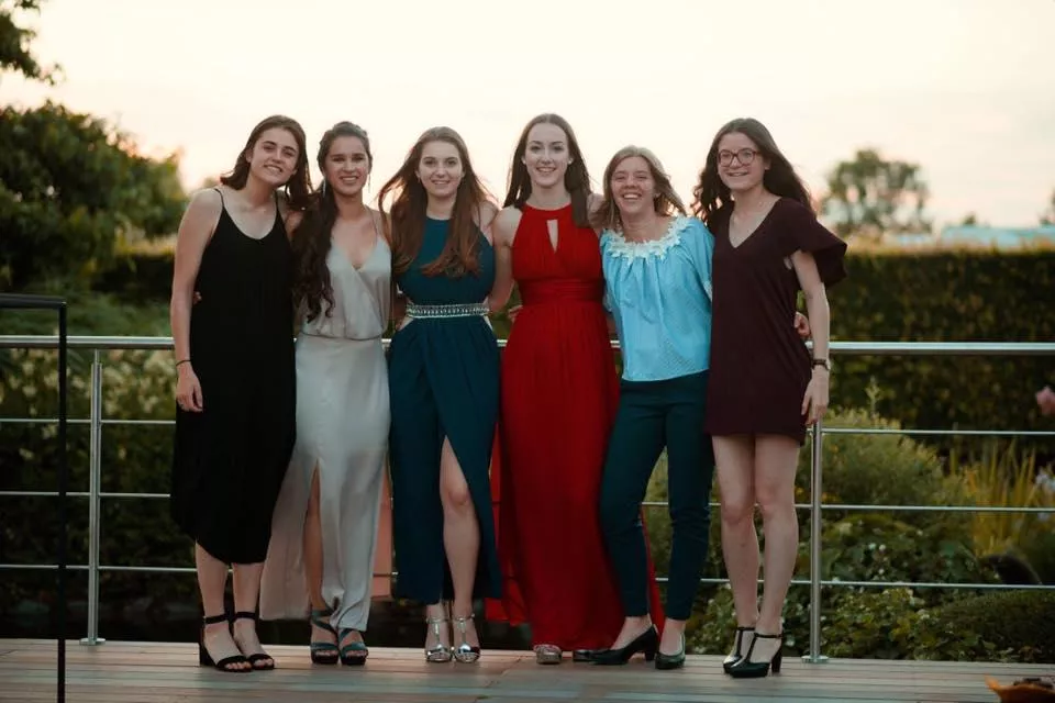 [6] nerdy friends dressed up