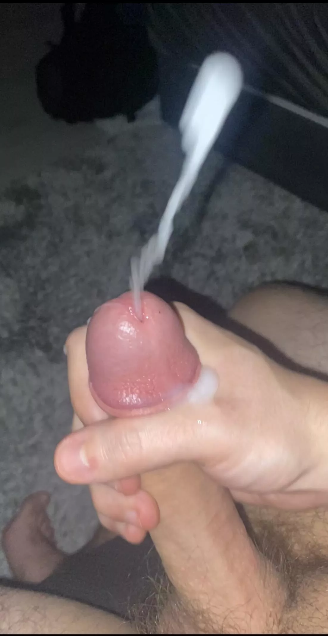 Any volunteers for a creampie? [20]