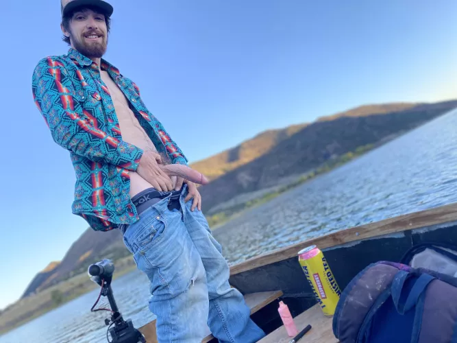 As soon as it warms up I need an adventure buddy 😉 and a better boat!