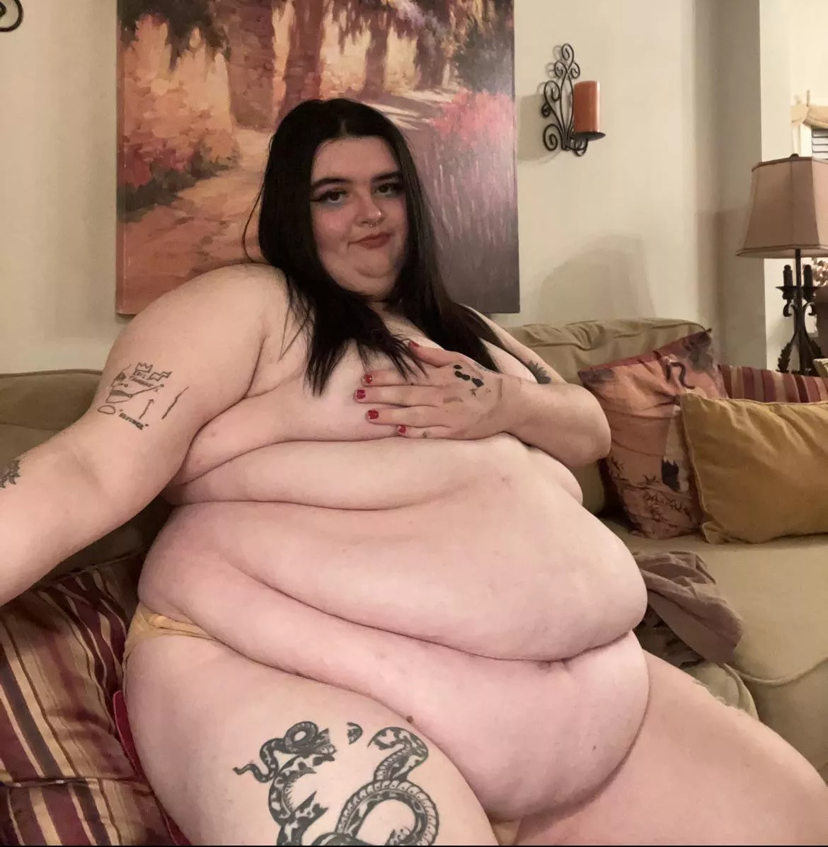 Biggest belly in the west 🤠