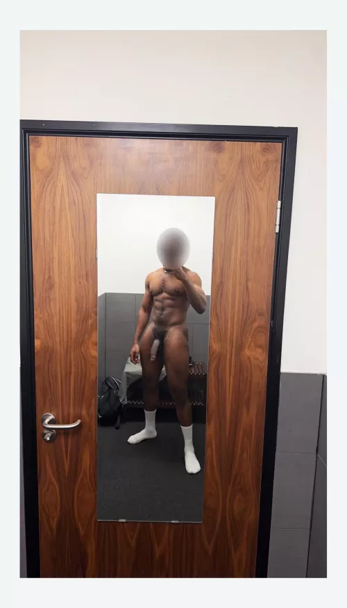 Come to the changing room with me