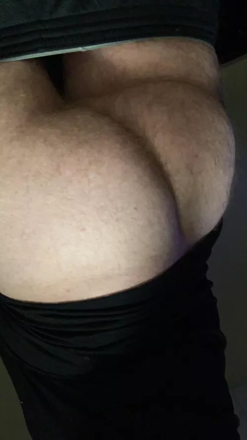 For those who enjoy big hairy booty