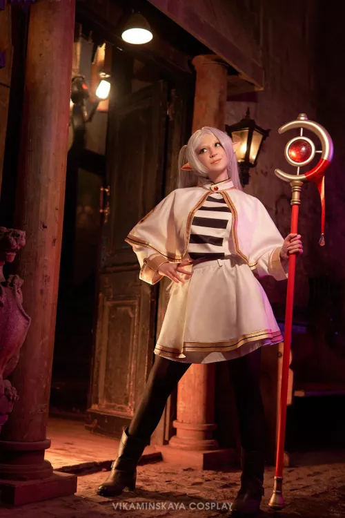 Frieren by Vikaminskaya