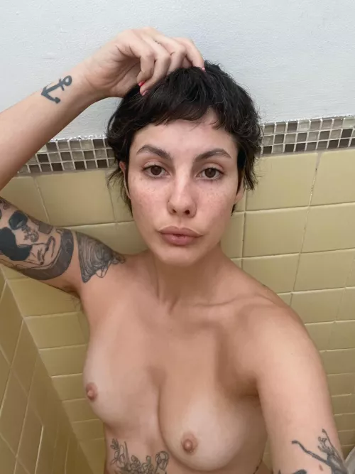 fun valentine’s activities 🥰 you watch me do basic everyday chores and clap and worship everything i do