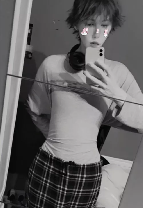 I live in pyjamas 😅💝hii