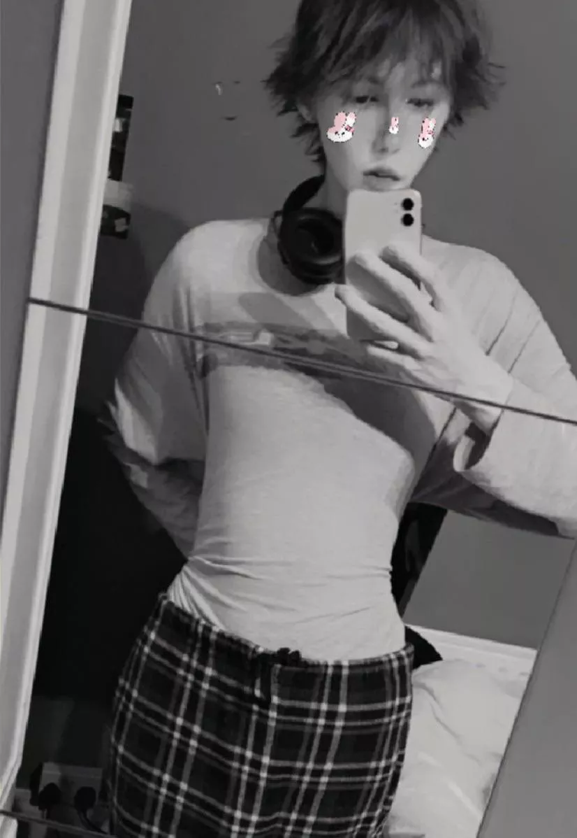 I live in pyjamas 😅💝hii