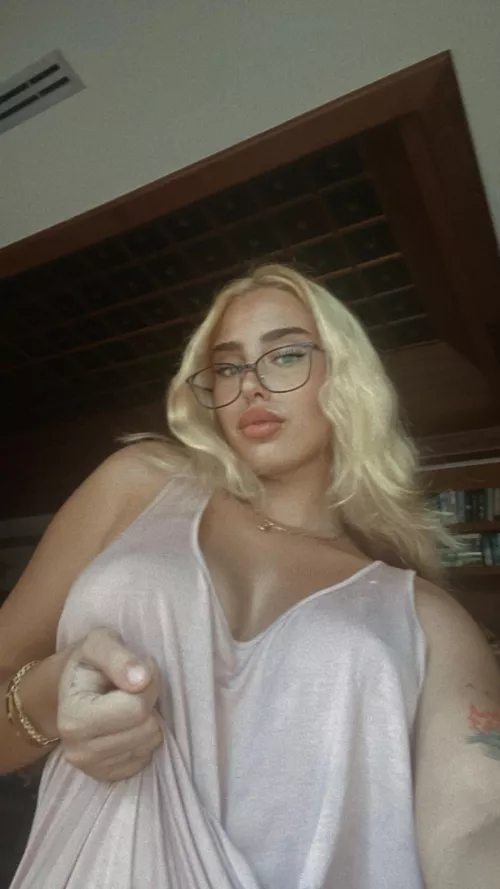 I looks gorgeous in my glass