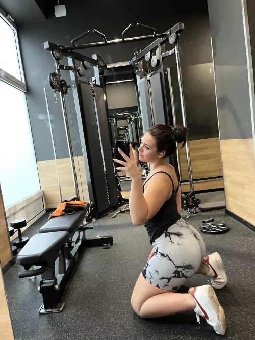 i think girls should wear more leggigns, what do you think about it ?