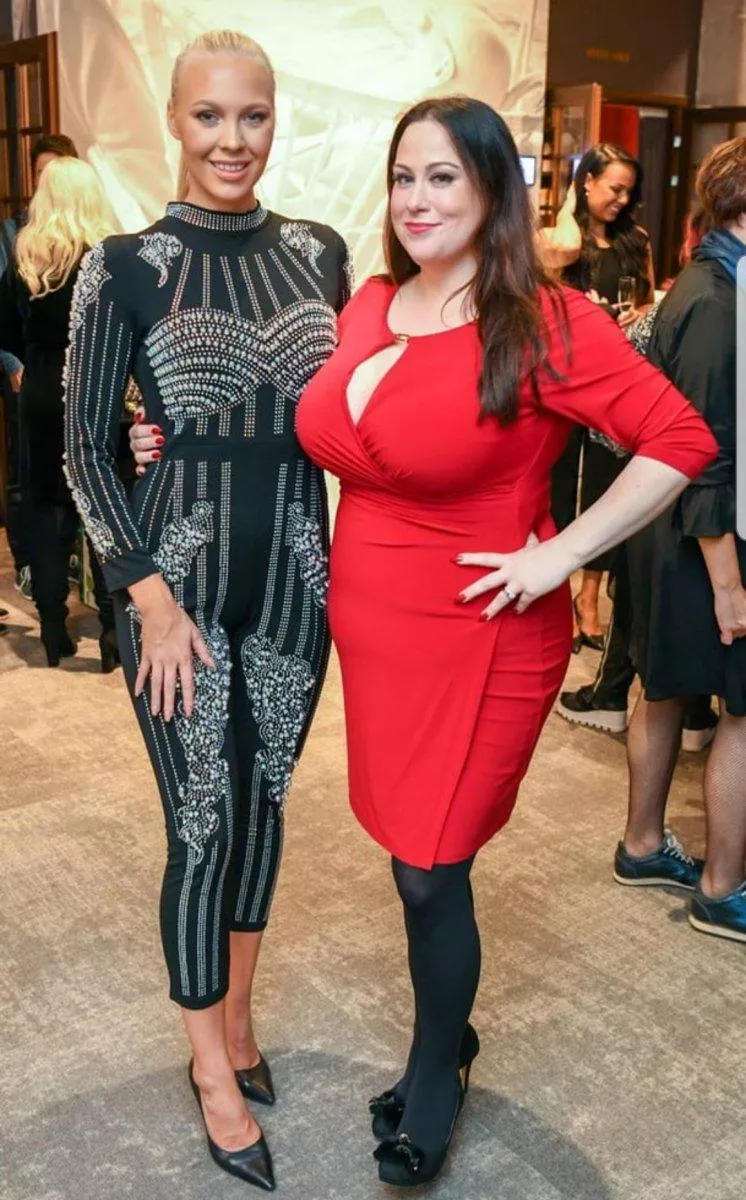 Insecure smile on blond and proude smile on brown🤩