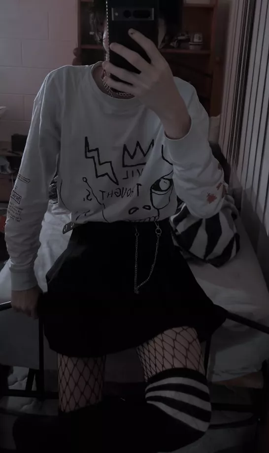 Just give me some headpats and I'll be happy :33