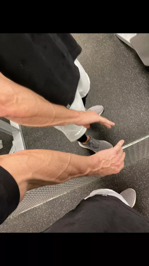 Just wanna share my gym forearm pump with you