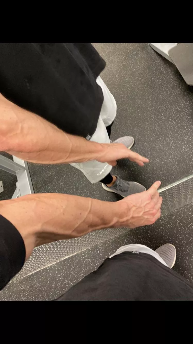 Just wanna share my gym forearm pump with you