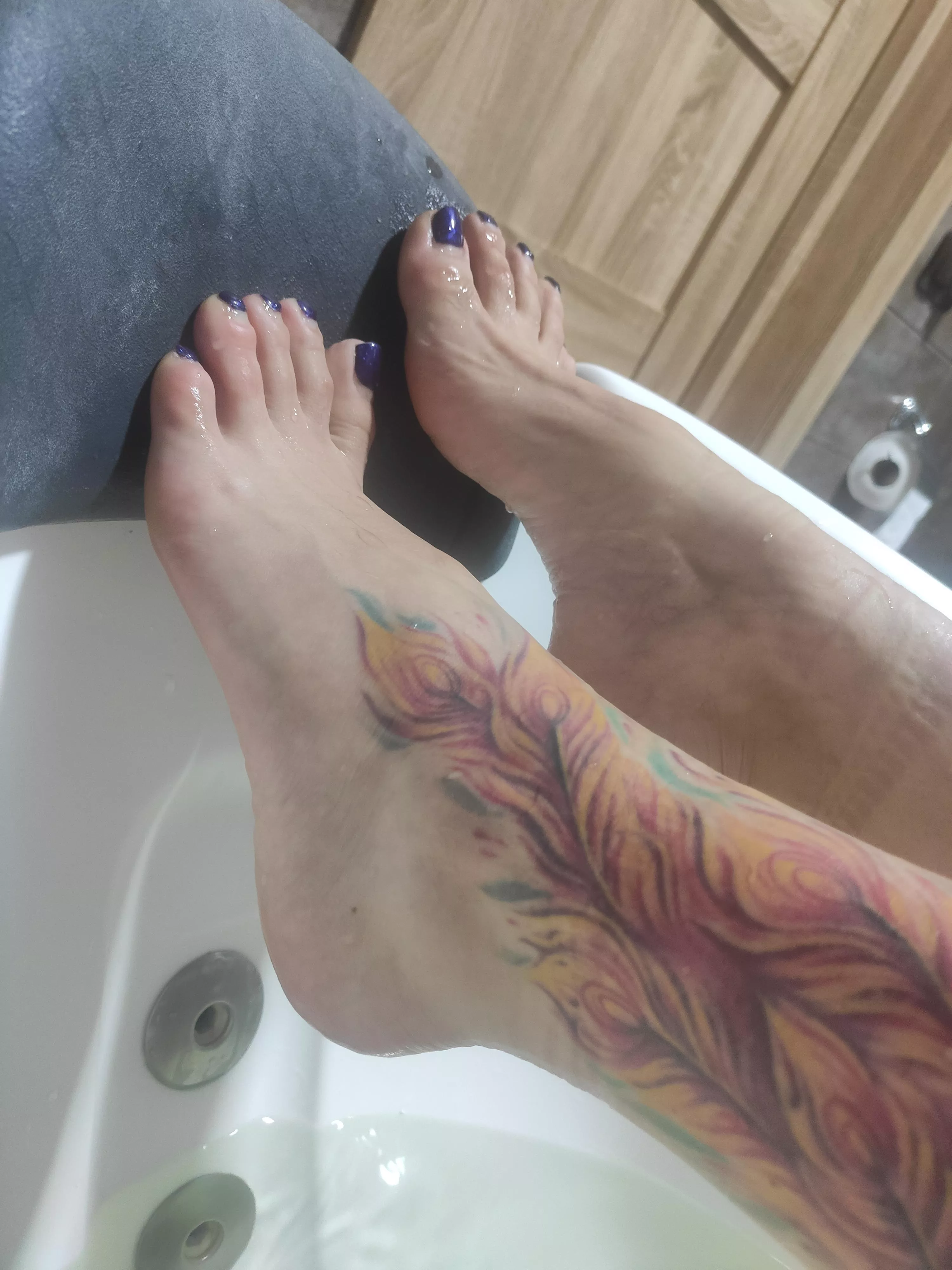 lick my feet and i'll let you fuck me oc