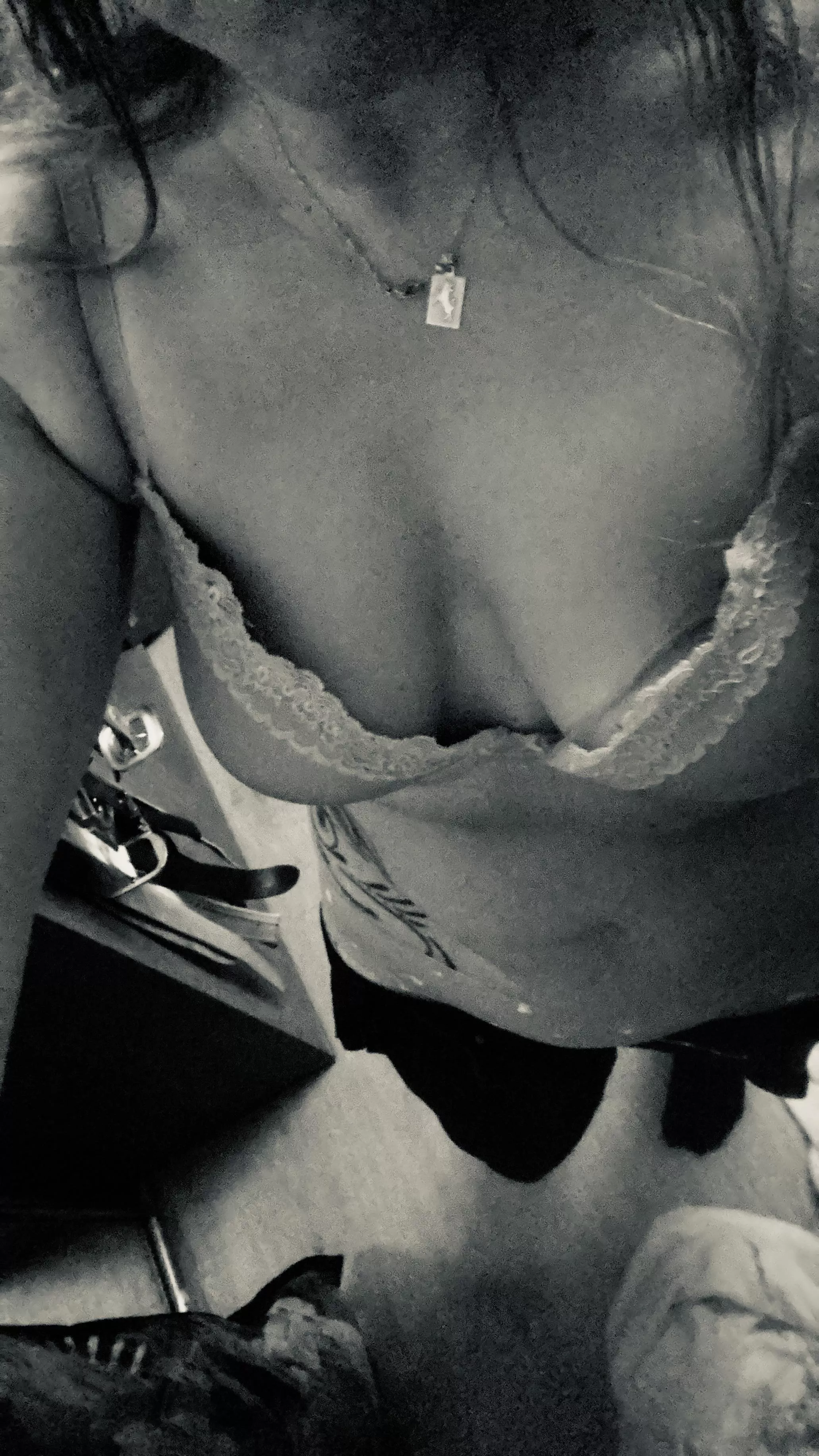 Mrs English teacher searching 4 students