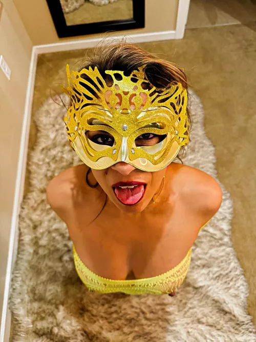 My face is ready for you to paint 💦