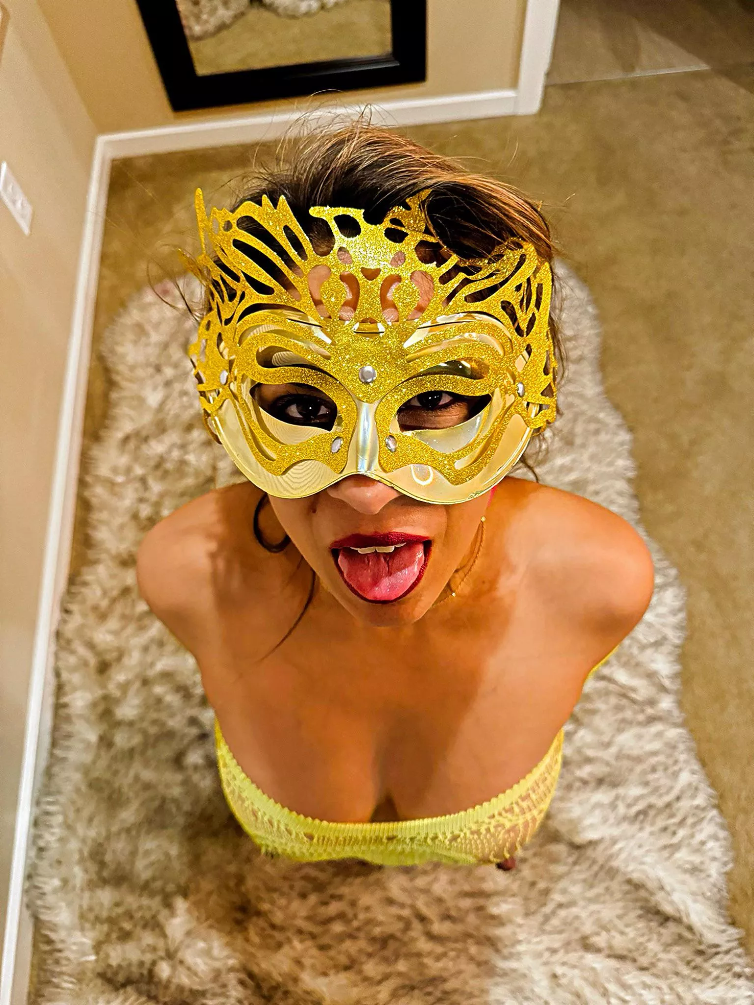 My face is ready for you to paint 💦