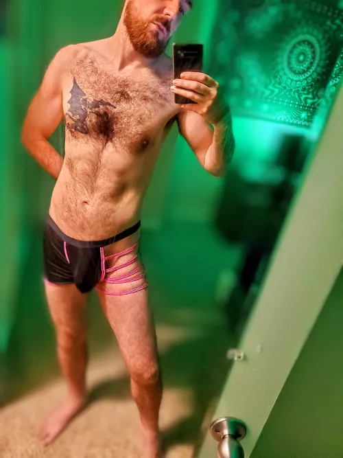 Nice little outline in this strappy number