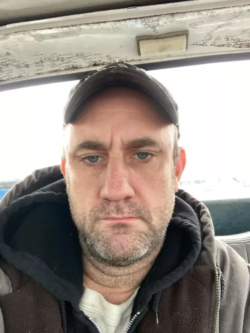 Nothing worse than sitting outside of the road out of gas no money thinking of yourself how to get this far down I wish I could cash app me something down my luck again.