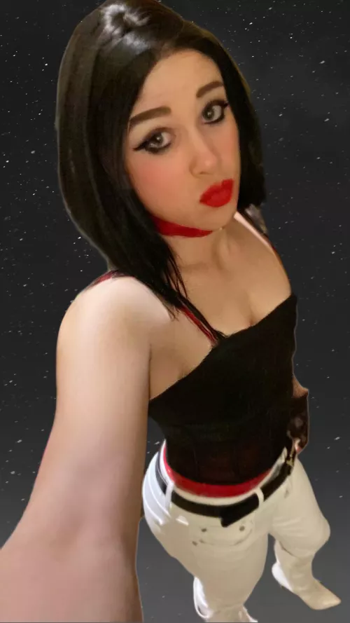 Showing off my Darker side 🖤