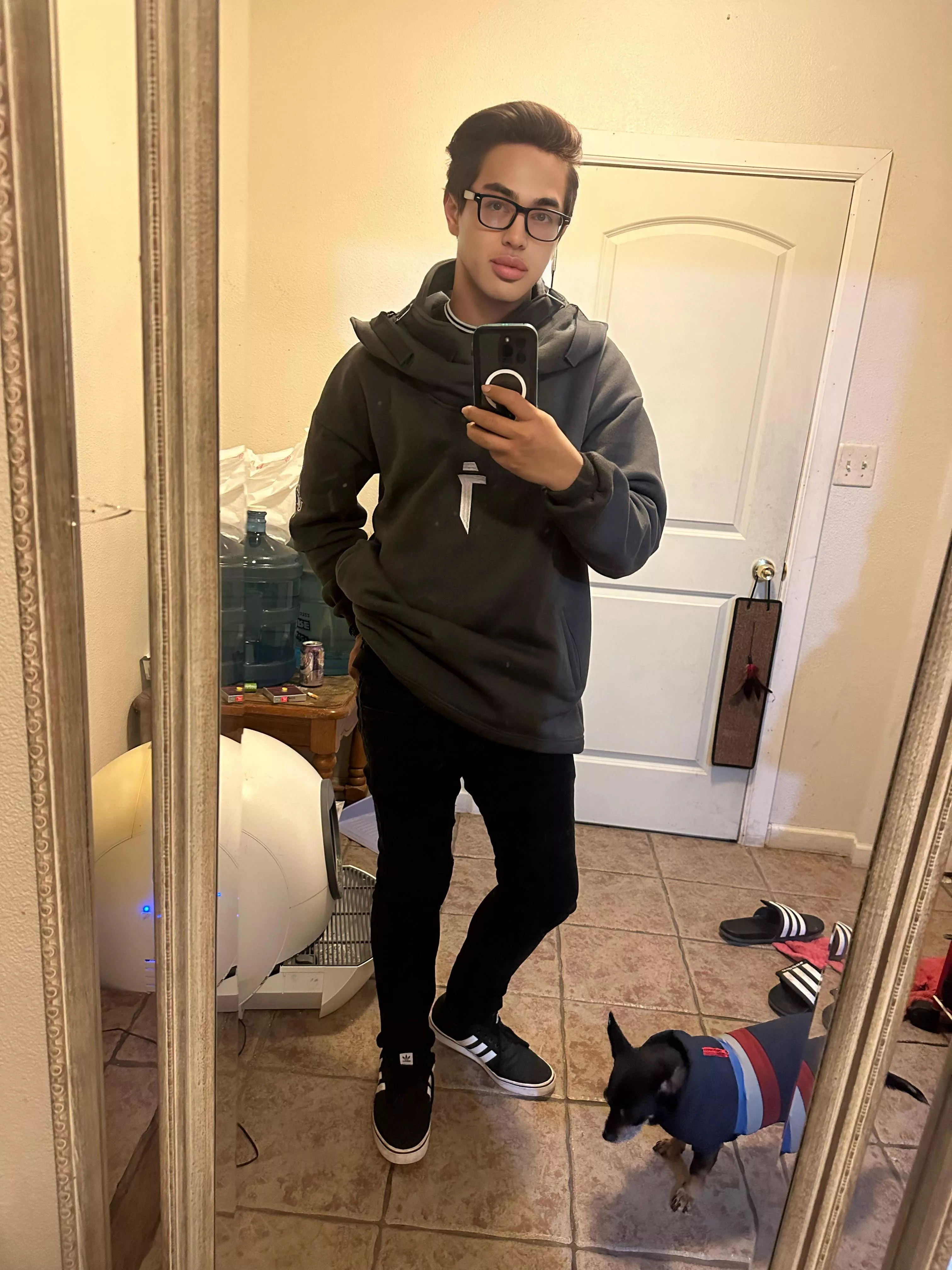 Thought my outfit was cute today (also my dog decided to photobomb me ๐) Thought my outfit was cute today (also my dog decided to photobomb me ๐)