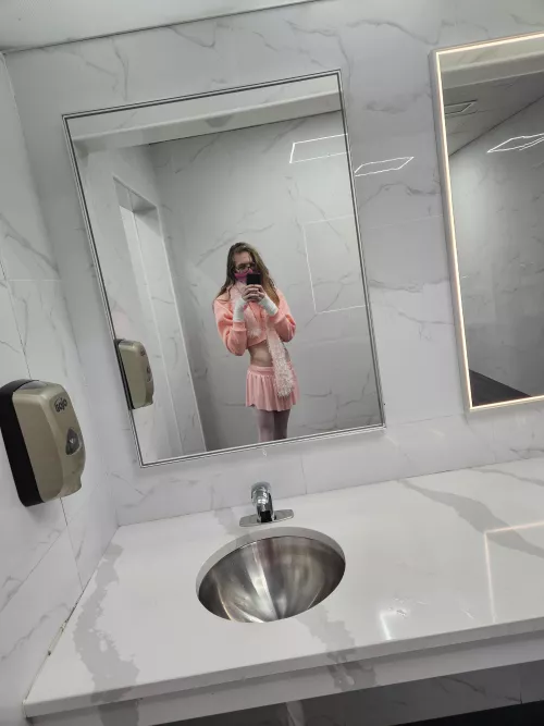 went out in public in this today, got lots of stares :3