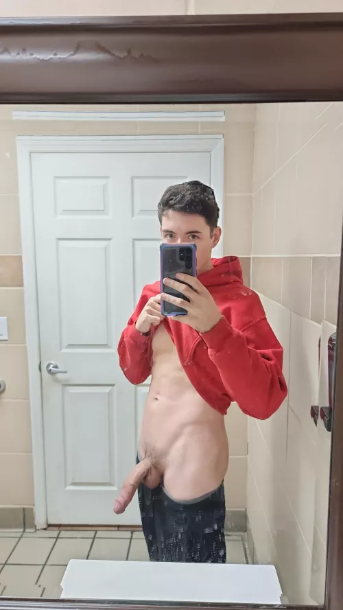 Wish I had a coworker to take care of me 😈 age 25