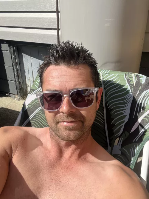 Wish I had fun neighbours ! Where’s my sun buddy I know she’s here somewhere:)