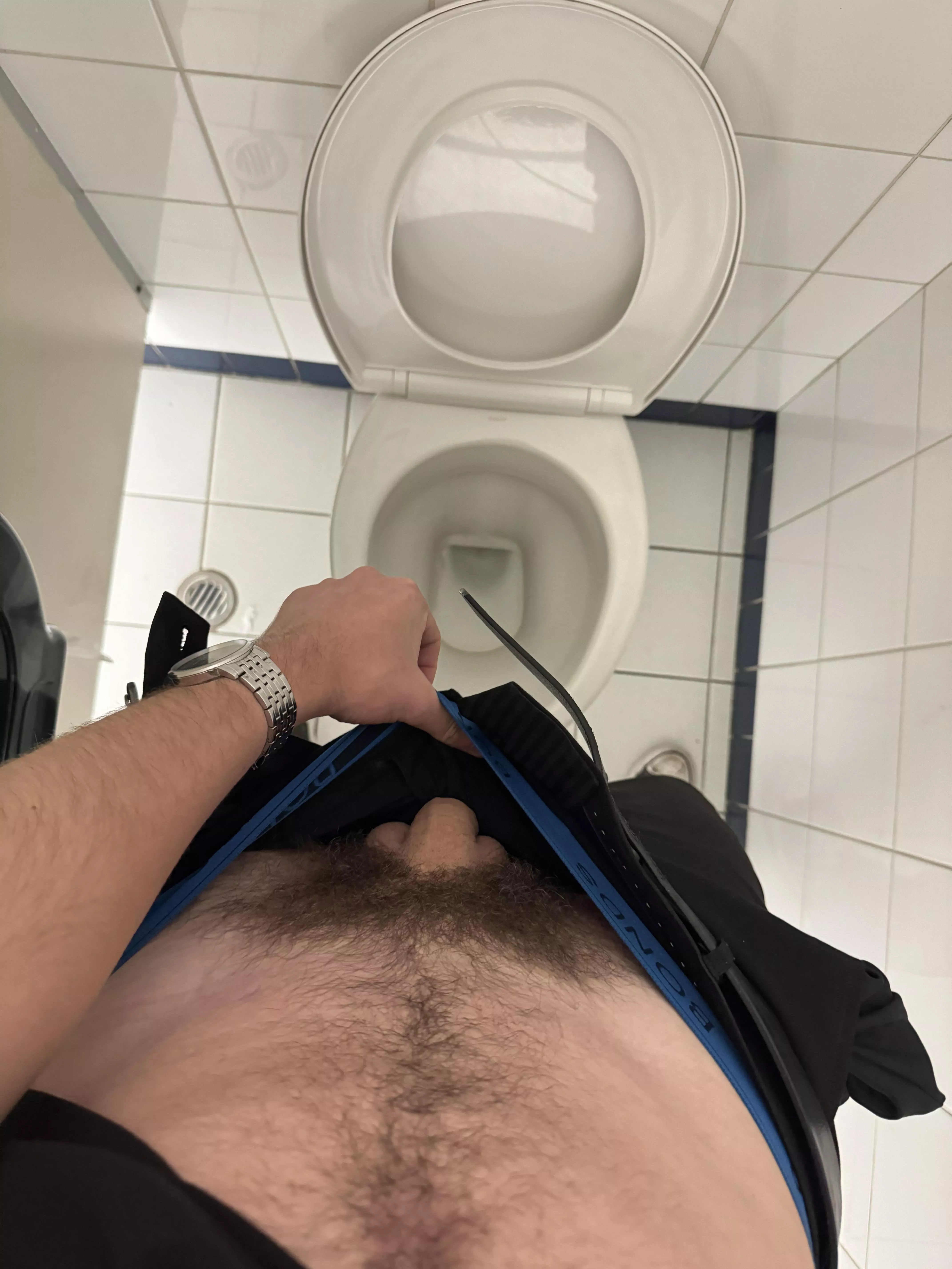 Would you play with me in the bathroom? 💦💦