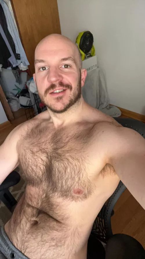 31 US. Working from home feel free to say hi. Andrew20249424