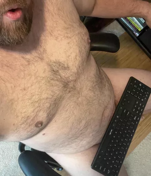 39. Cute bear daddy needs a younger guy for role play. Father/son, teacher/student, coach/athlete. Your pick. Be 18-25. Show face. Snap: NakedTalkin