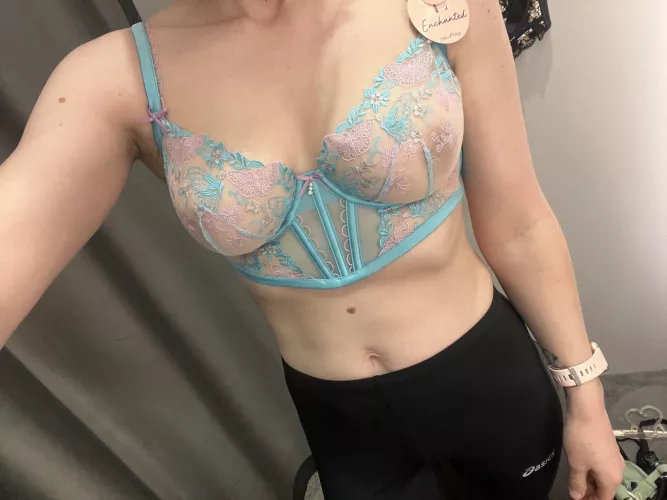 Blonde and captivating, a true enchantress