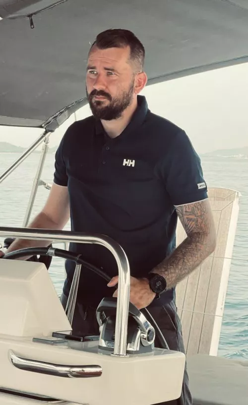 can i be your captain? 😎😎