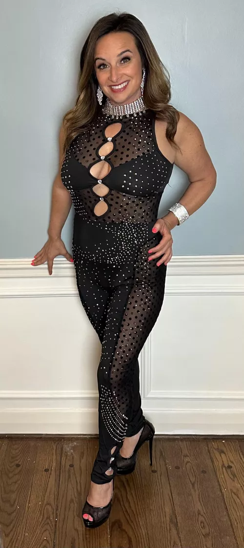 Classy MILF Slut Ready to Play 45F