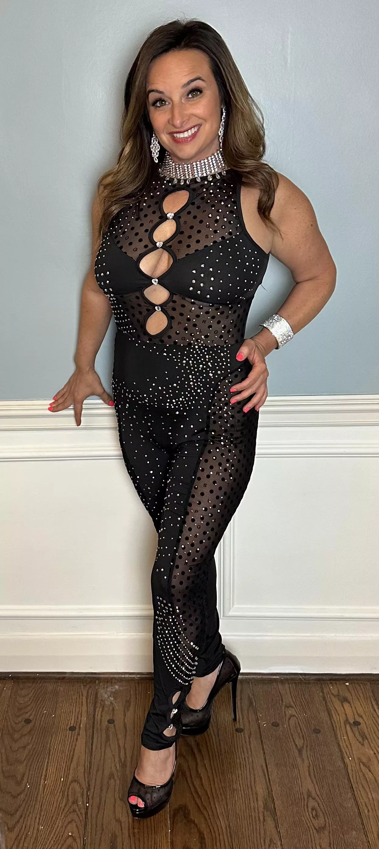 Classy MILF Slut Ready to Play 45F