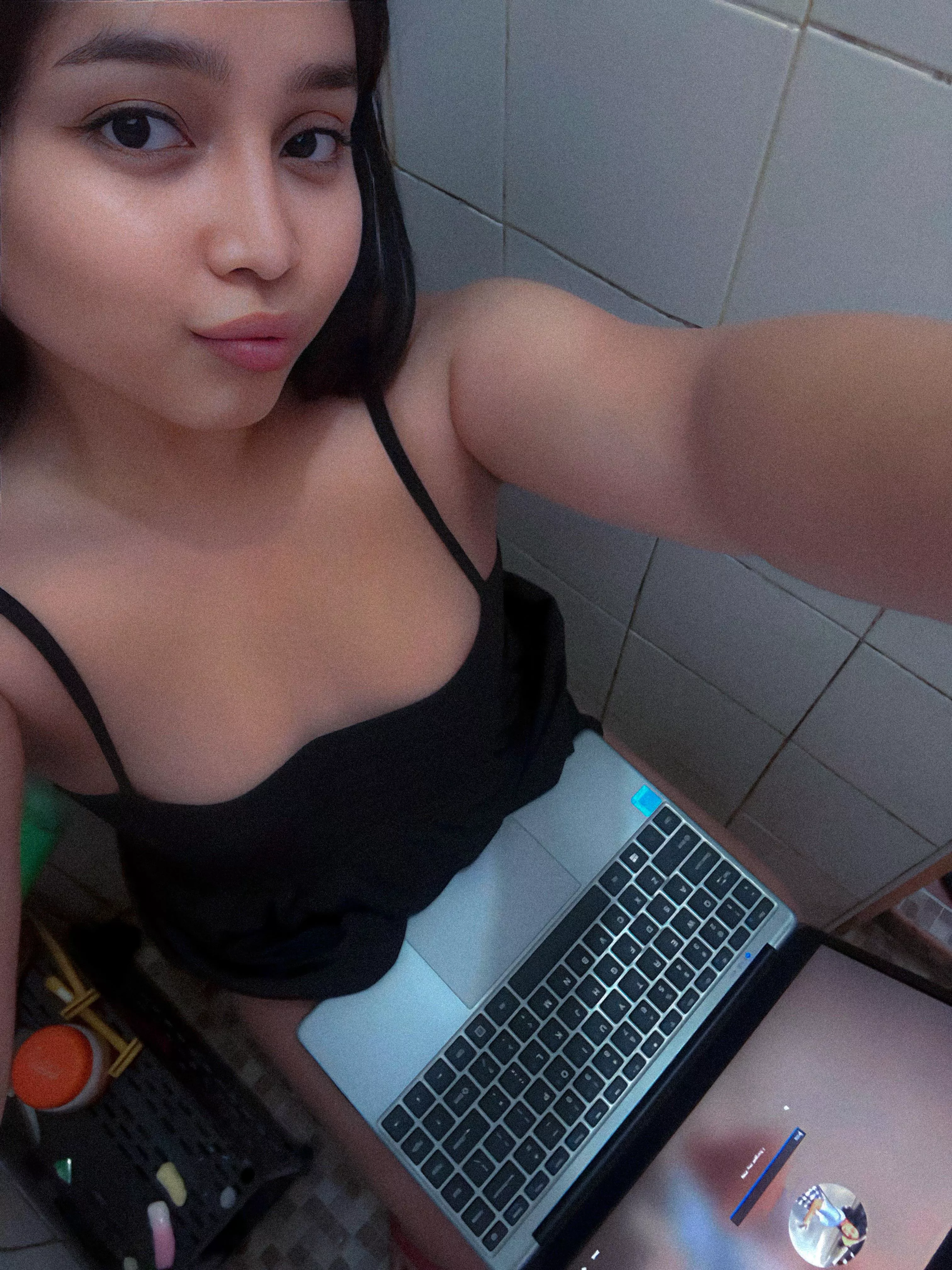 Currently horny and thinking about jerking off or continue my work while in a bathroom lol! Help haha.