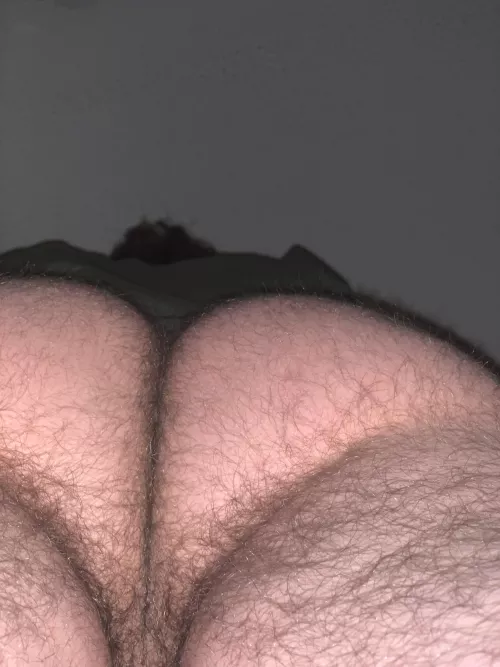 Do you guys like hairy guys too ?