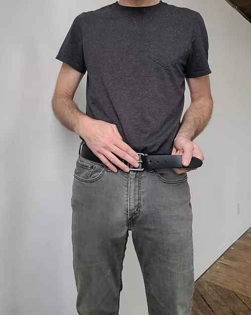 Dressing to the right