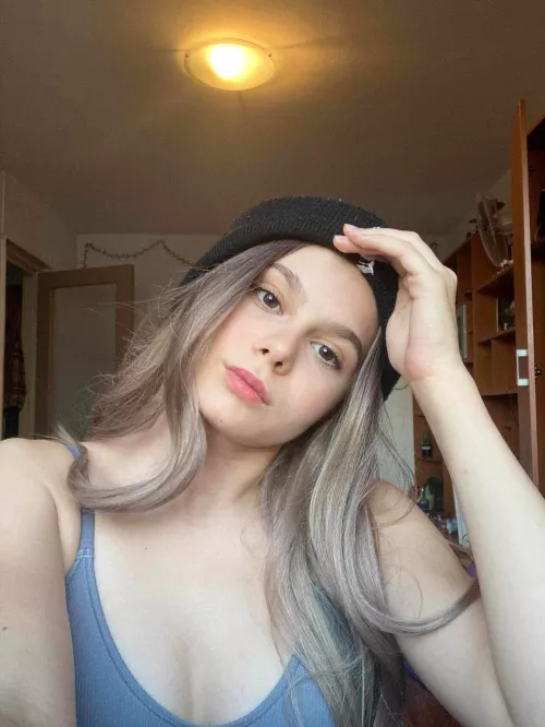 First 100 who subscribe to my feee onlyfans and tip the minimum of 10$ gets a video of me🙈❤️