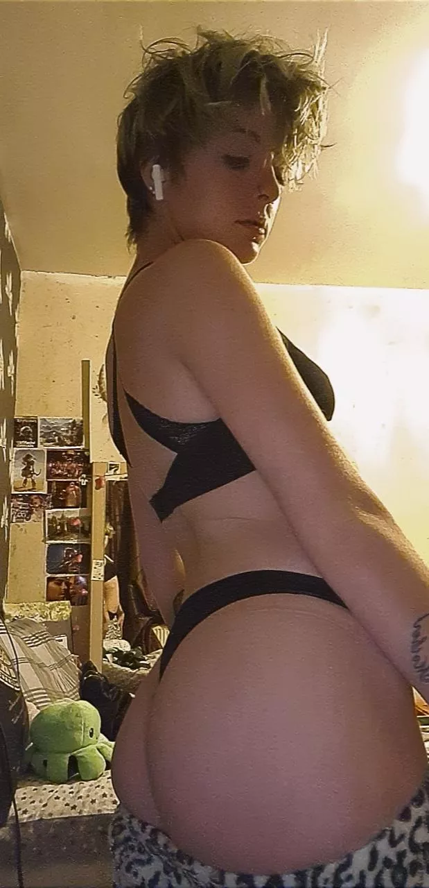 Hi, I'm new here , nice to meet you.