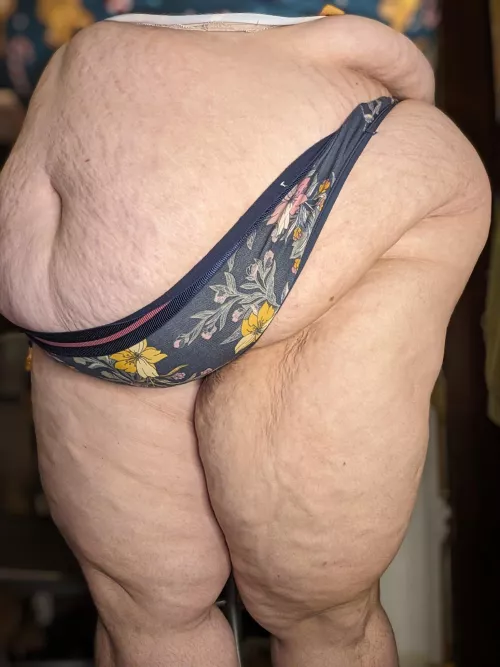 I love the way my fat folds