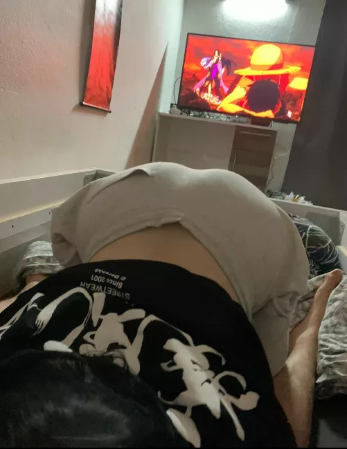 I wanna cuck someone, imagine me sucking your husbands cock like this while you kiss my godly booty
