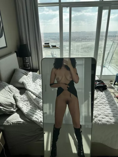 I wanna fuck, will you go in raw?