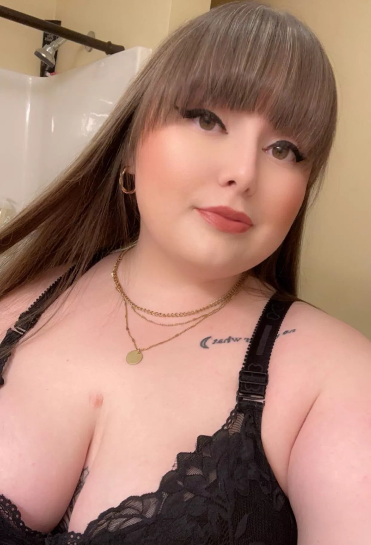 I went out last night for the first time in forever 🥺😩 someone complimented my eyeliner. What do you think?