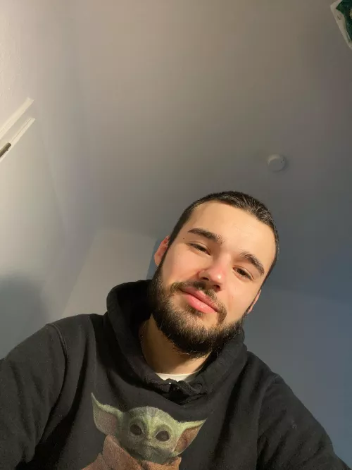 Is this light complimenting me? I’m not sure