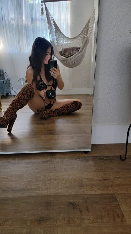 Just a cute set that I’m wearing today ♥️