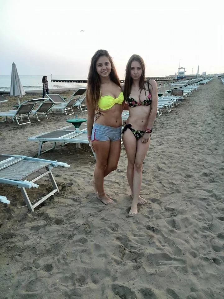 Left or right beach girl