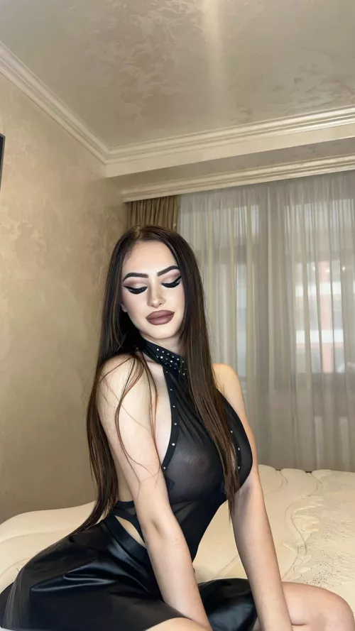 Love to feel my tights squeezed by this skirt