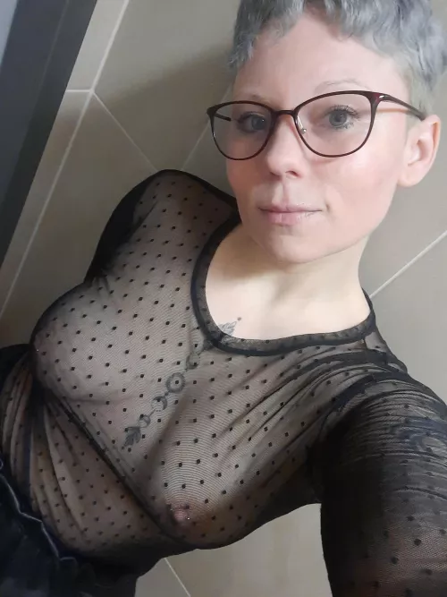 Milf in a great mood 😏😘